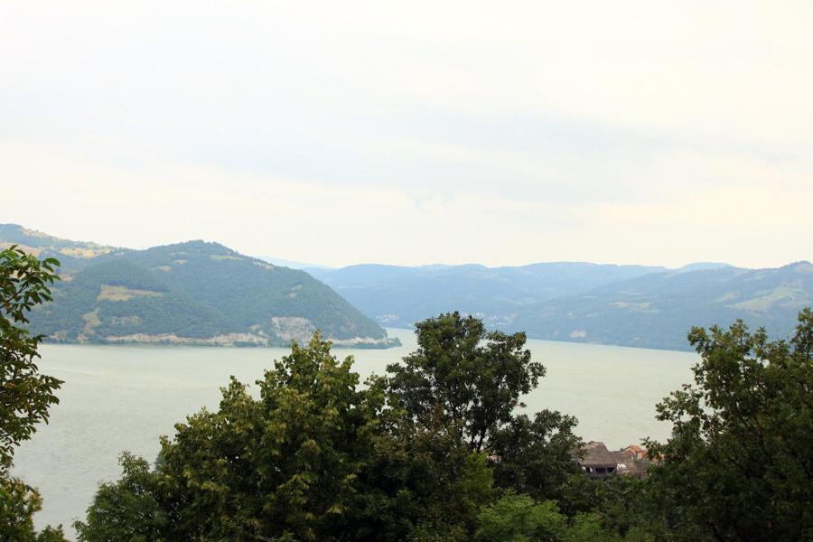 Gajanovic Rooms Donji Milanovac Exterior foto
